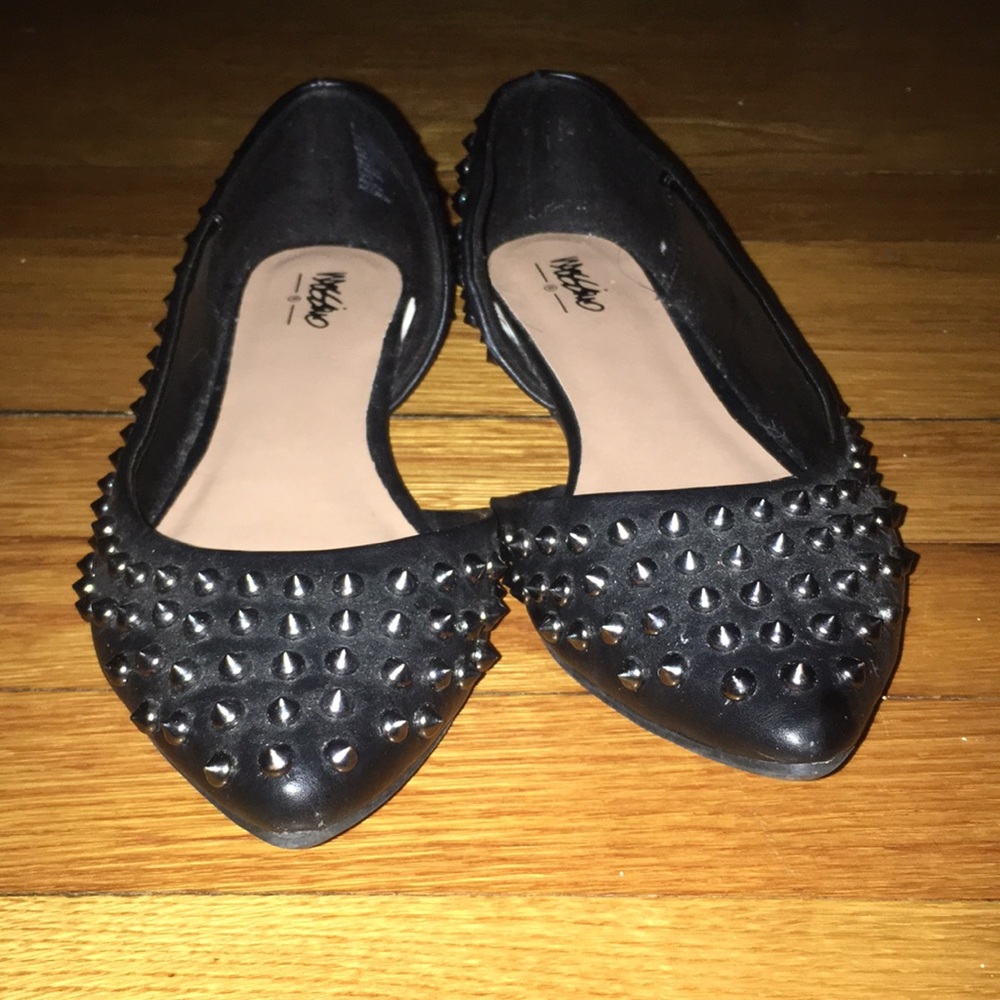 Size 8 Studded Flats